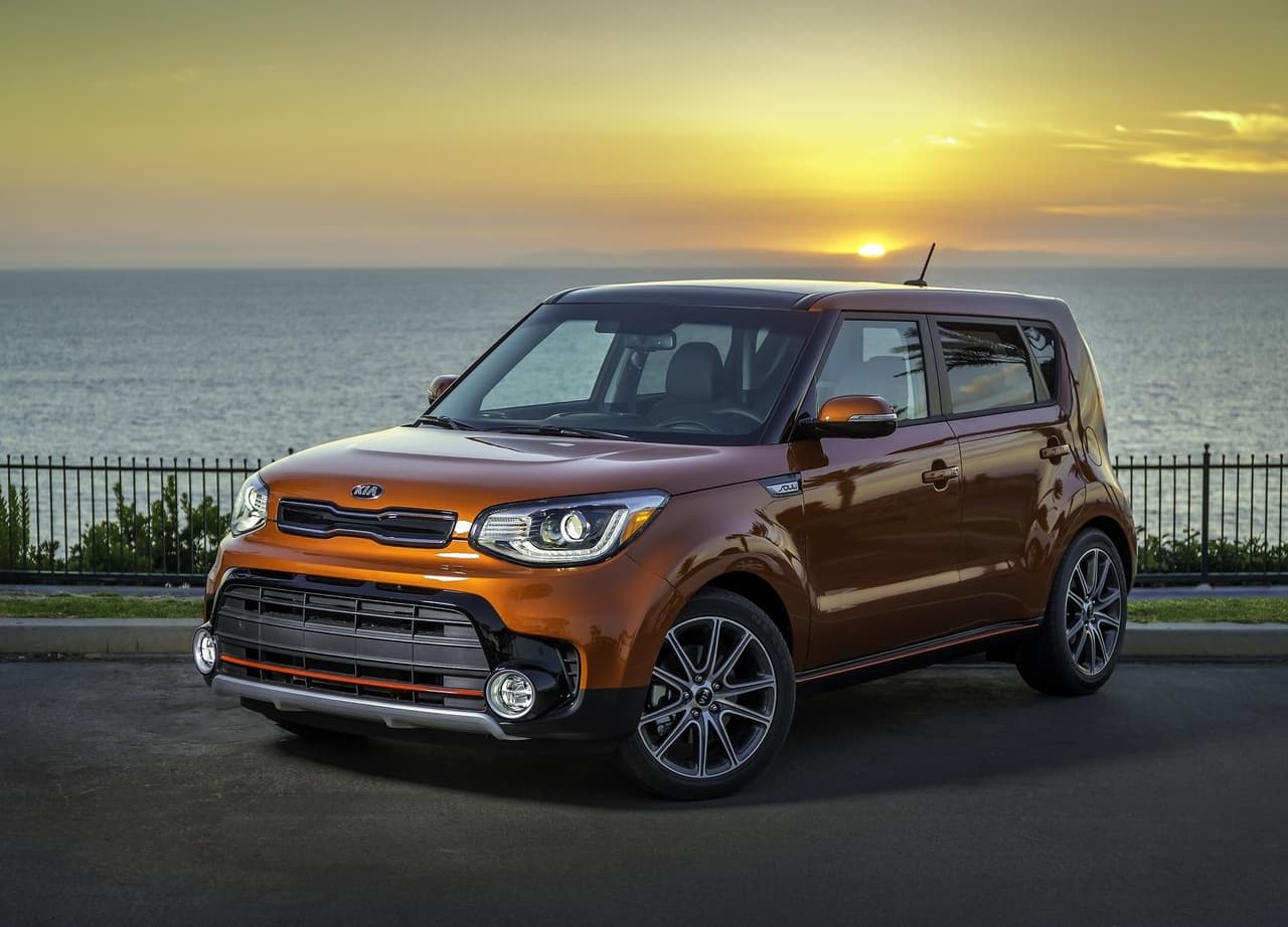<h3 class="cms-H3-H3"><b>10. Kia Soul</b></h3>
<br>
<br>
<b>Precio promedio tras 3 años de uso: </b>$13,336
<br>
<b>Depreciación promedio tras 3 años de uso:</b> 37.4%
<br>
<b>Diferencia de precio con modelo nuevo:</b> $7,969