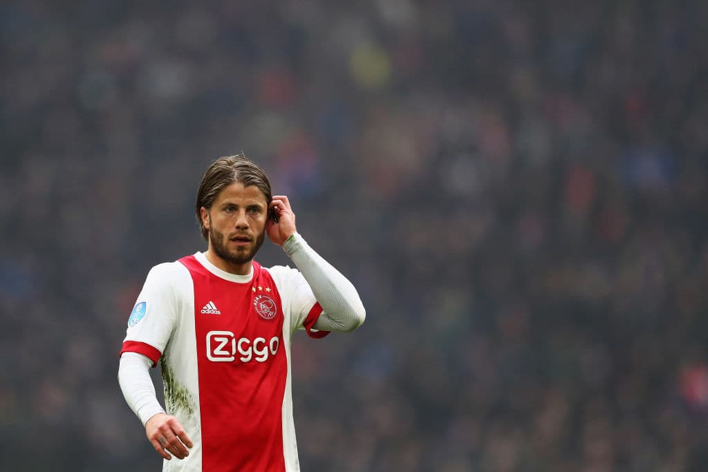 Uno de los mediocampistas más talentosos de esta selección es Lasse Schöne del Ajax de Ámsterdam de la Eredivisie. Con 32 años y 35 llamados, es una de las piezas clave para este representativo.