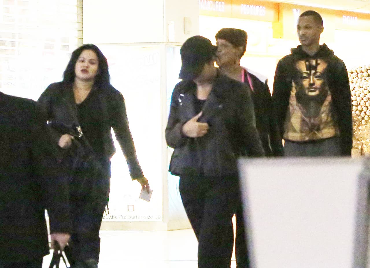 La familia de Lamar Odom ha volado a Las Vegas para estar junto al basquetbolista.