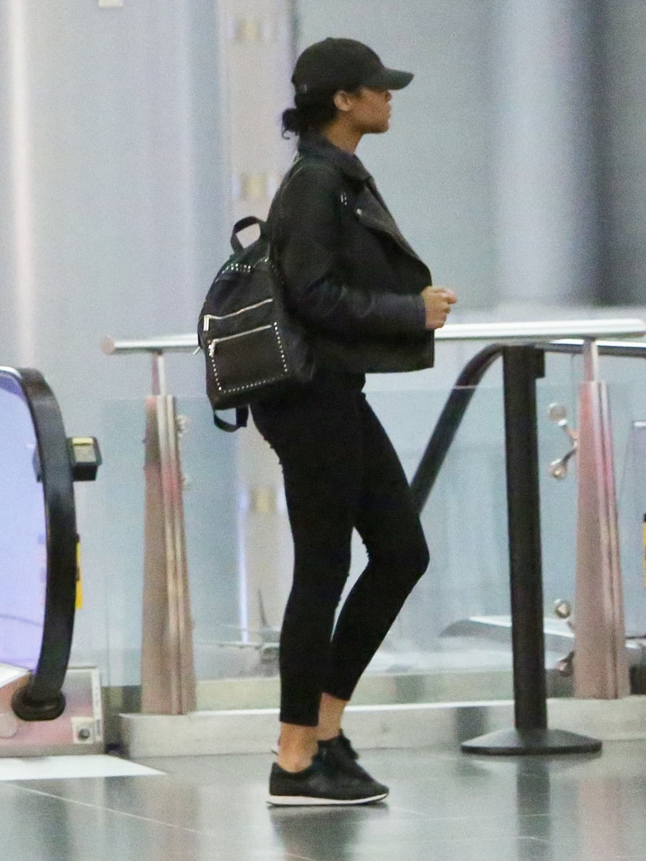 Destiny usó una gorra para evadir las cámaras de los paparazzi.