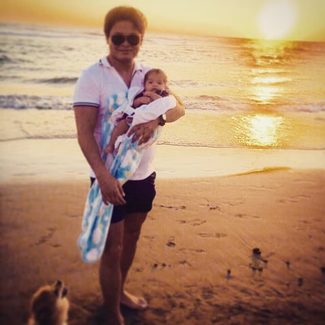 Estas son más fotos encantadoras de Emannuel.