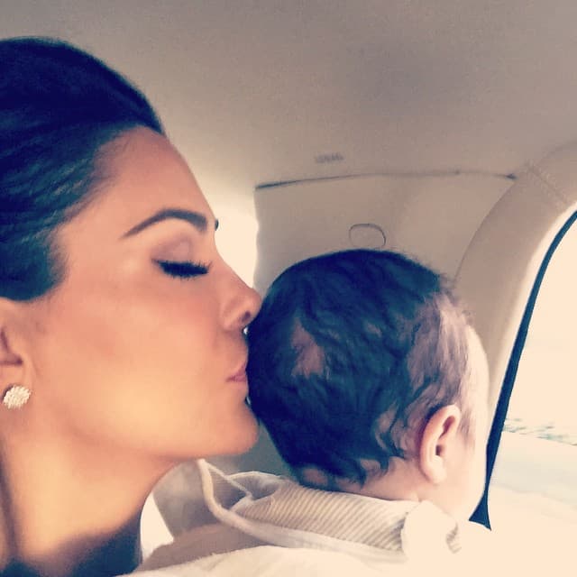 El abogado de la cantante desmintió los dichos de Medina en el programa de televisión 'Ventaneando', al asegurar que desde el día 23 de junio, el Juez 37 de lo Familiar del Distrito Federal decretó la custodia de Emmanuel para la cantante.