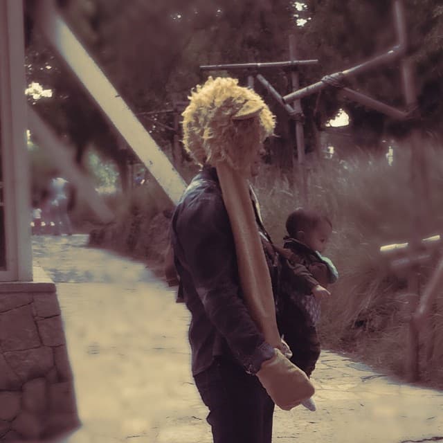 En el parque con papá.