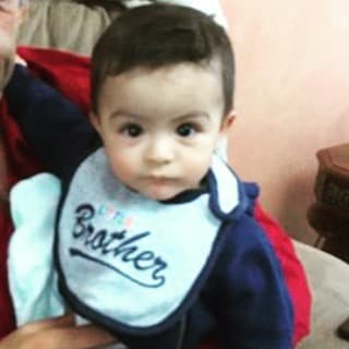 Ninel terminó la relación con el padre de su hijo en julio de 2016, pero no fue hasta marzo de 2017 que ella lo confirmó en el programa Hoy. Sin aclarar por qué habían decidido separarse, el pleito comenzó cuando Conde y Medina llegaron a los juzgados para exigir la custodia de su hijo Emmanuel.