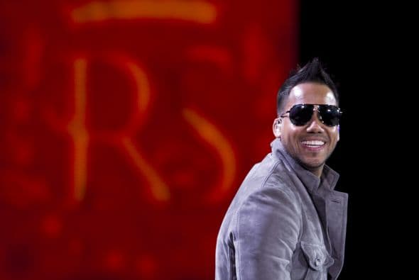 ¡Ay Romeo, qué coqueto eres! Pero no eres el único que reparte besos en sus shows...