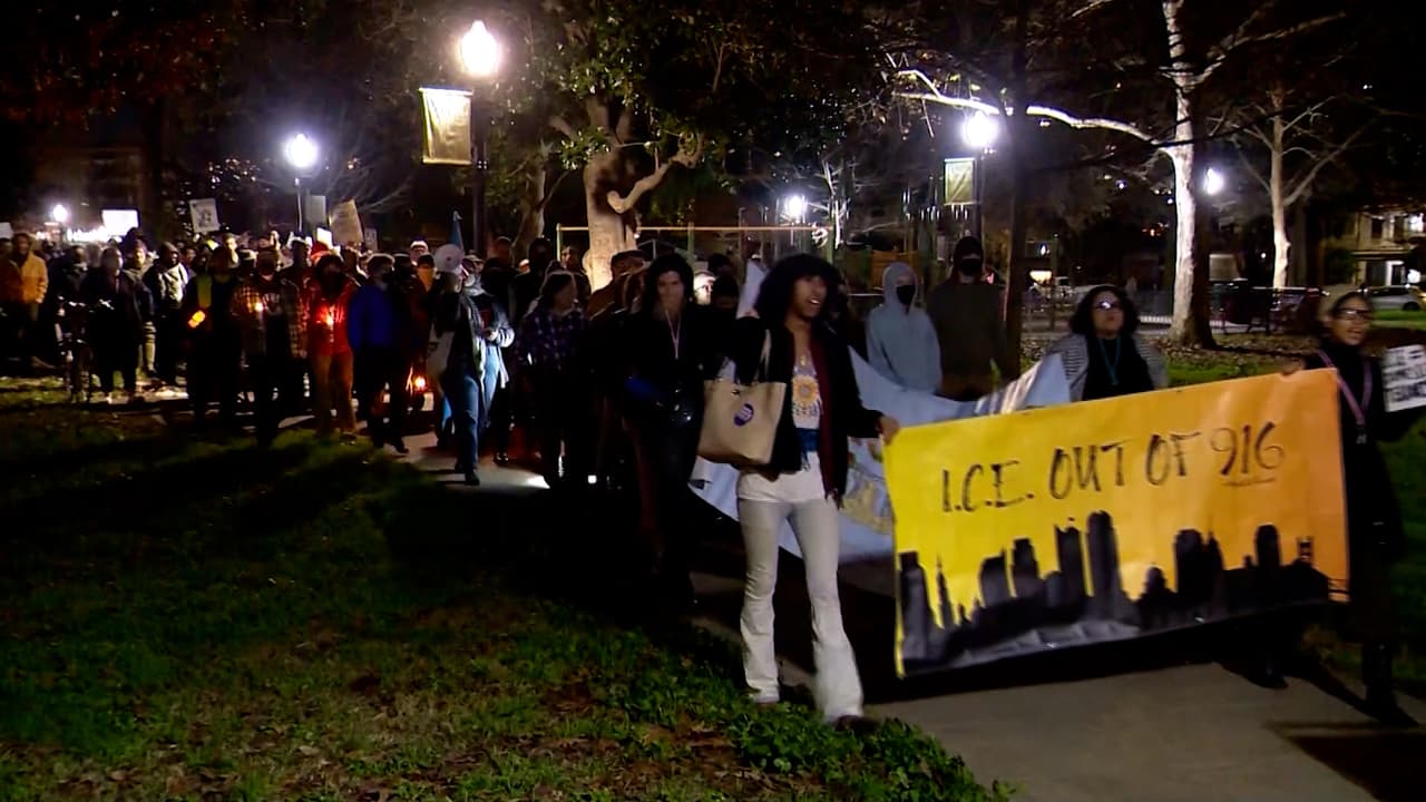 En un minuto: Protestas por la muerte de una mujer tiroteada por un agente de ICE