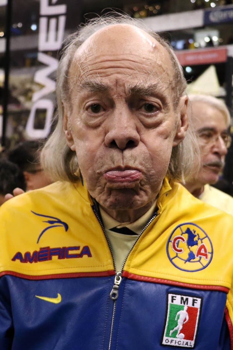 <b><a href="https://www.univision.com/temas/manuel-el-loco-valdes">Manuel 'El Loco' Valdés</a></b> puede que sea el fanático más loco de las 
<b>Águilas del América</b>.