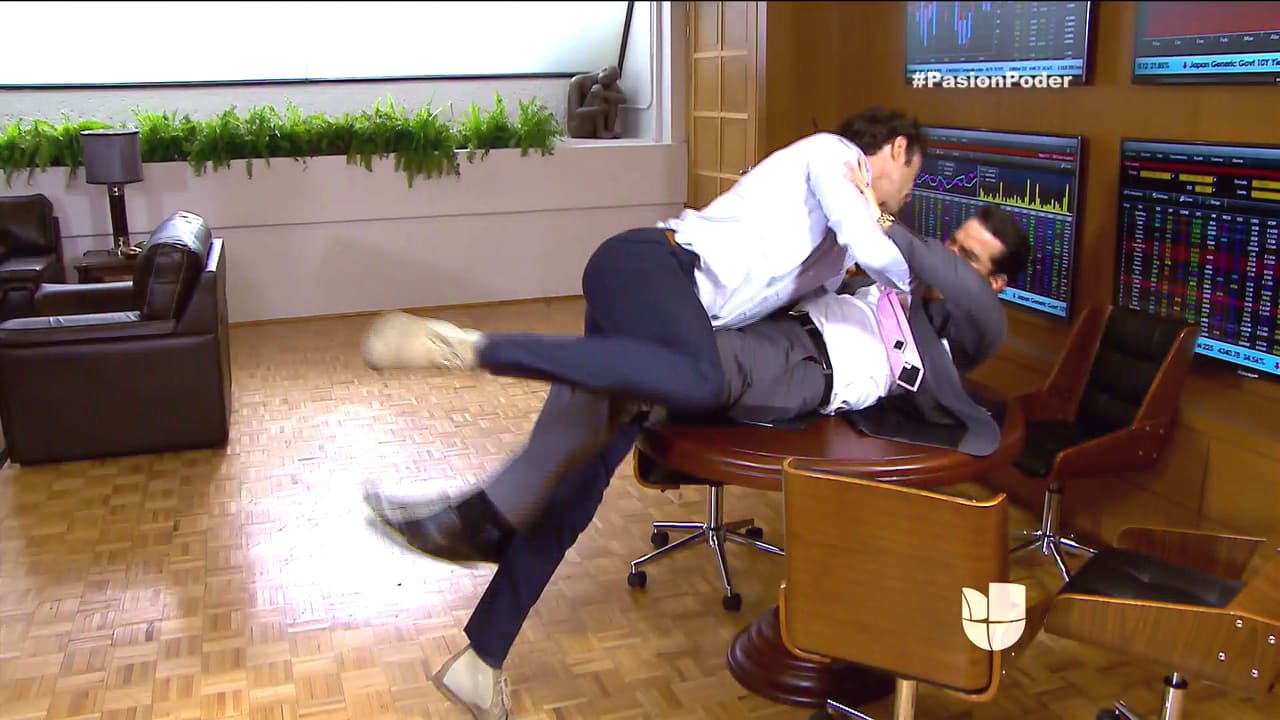 ¡Tranquilo Miguel! No vale la pena que te ensucies las manos.