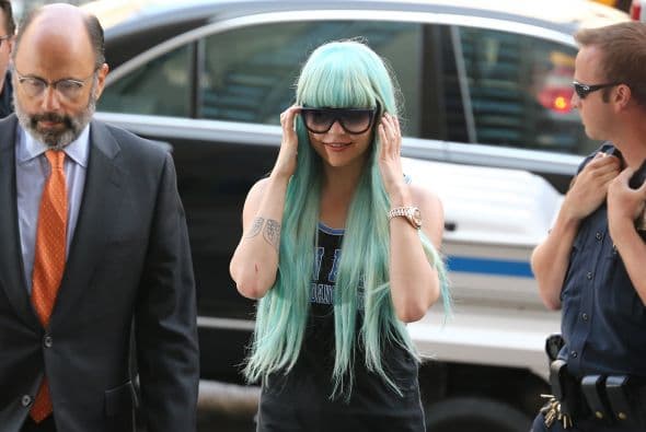 Tras visitar la corte y permanecer en un hospital psiquiátrico la comediante se encuantra mejor. Aquí los videos más chismosos.