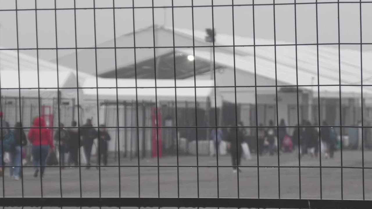 Ciudad de Nueva York cerrará otros seis refugios para inmigrantes; sumarán 52 en un año