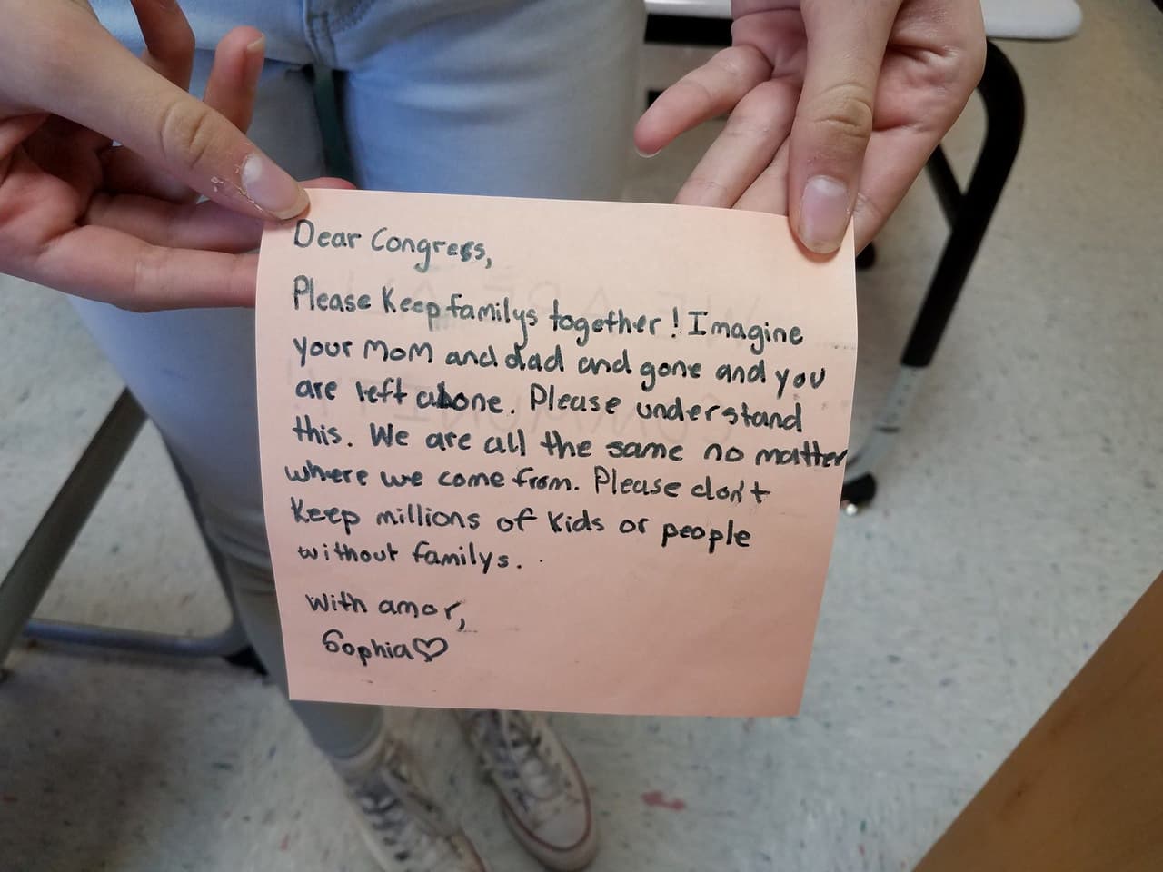 "Somos todos iguales sin importar de donde vengamos", escribió Sophia.