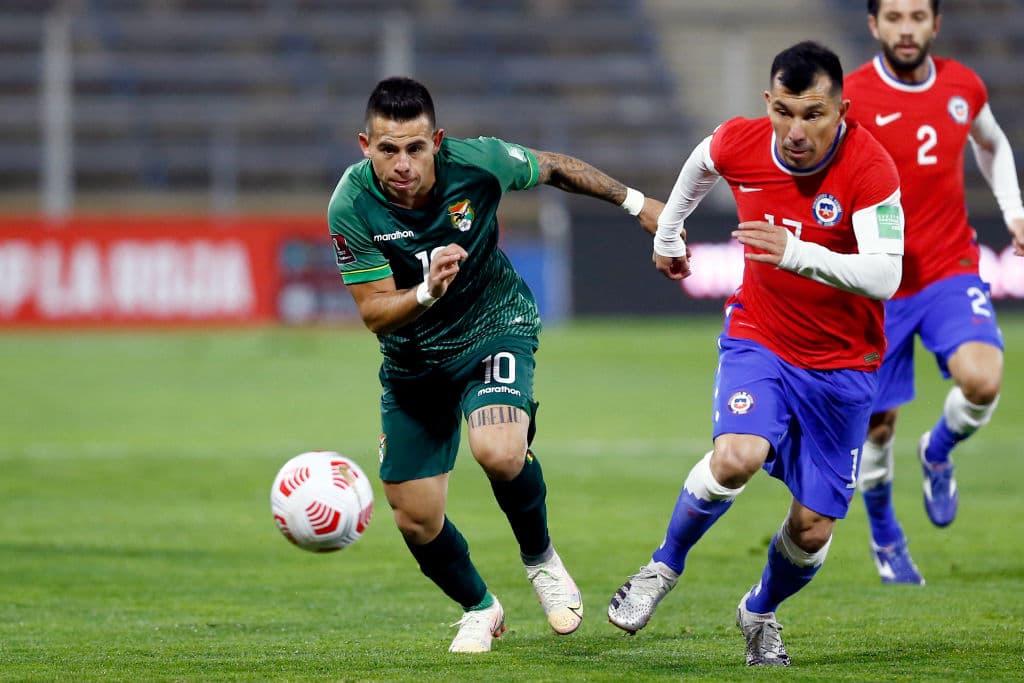 Chile regala un penal al minuto 82 y el goleador de Bolivia Marcelo Moreno no los perdona y pone el 1-1 definitivo.