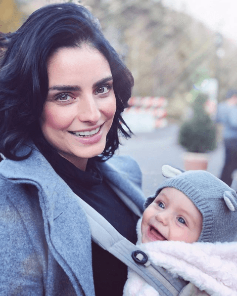 "
<b>Y que lo entiende todo</b>, aunque no hable igual que yo", escribió la primogénita de Eugenio Derbez junto a la tierna foto.