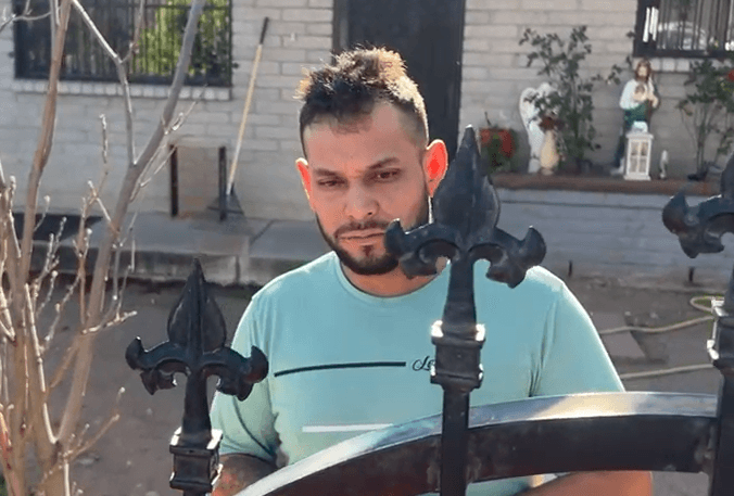 Palazuelos, quien dijo que trabaja como repartidor en Tucson, dijo que pudo haber una confusión en su arresto, pues, como parte de su trabajo, 
<b>no descarta que en algún momento haya hecho una entrega en casa de Nancy</b>.