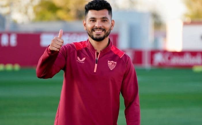 Tecatito entra en lista del Sevilla que no incluye a jugadores con vías de irse