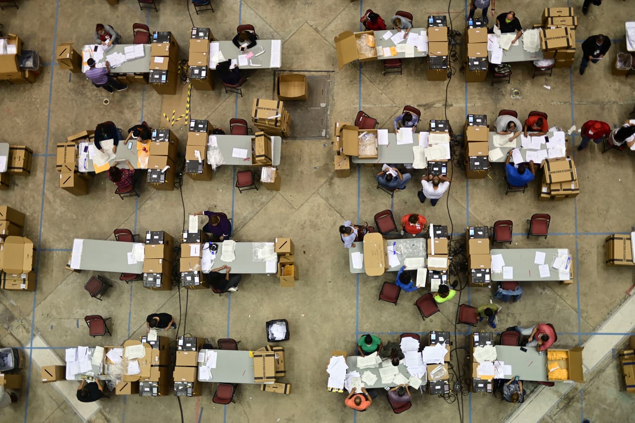 La Comisión Estatal de Elecciones reporta fallas que impiden divulgar resultados preliminares 