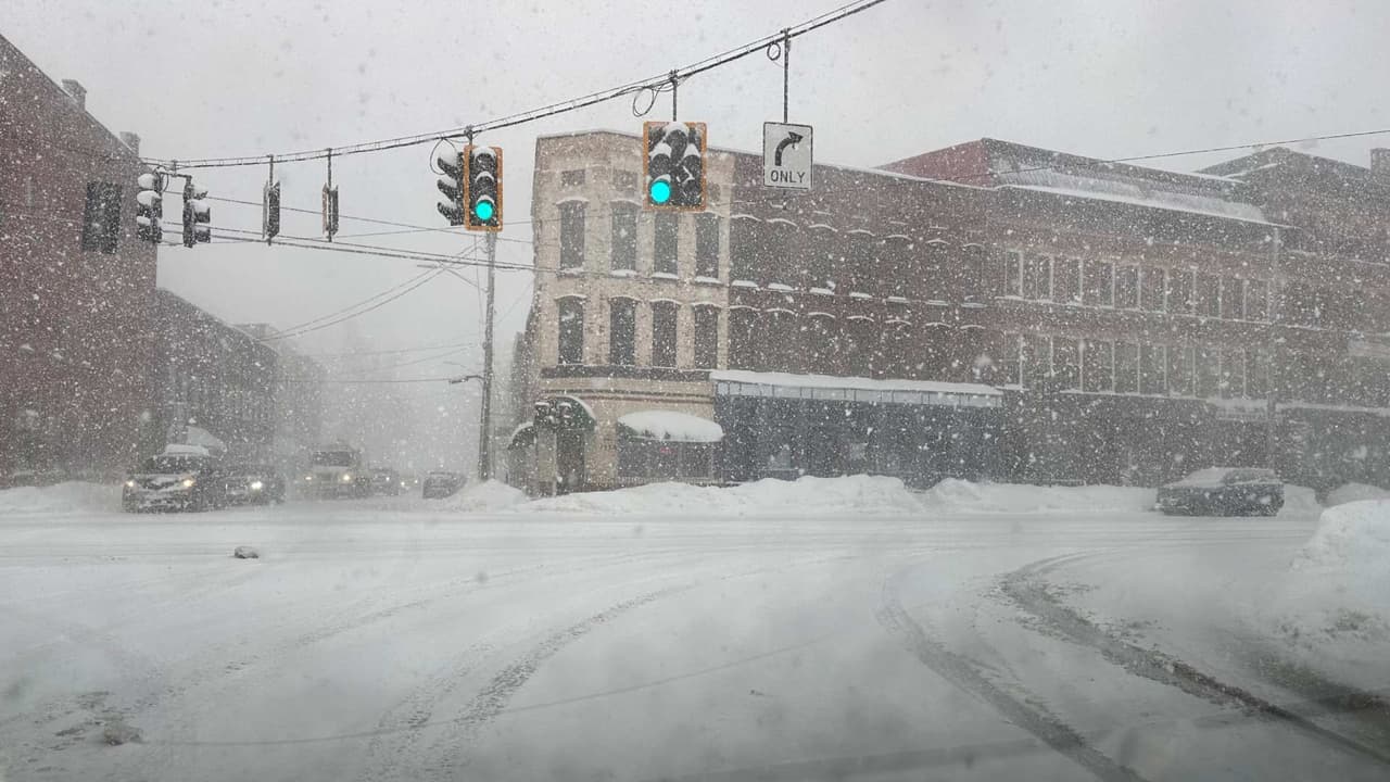 Tormenta invernal histórica azota EEUU: Alerta en 40 estados, vuelos cancelados y frío extremo