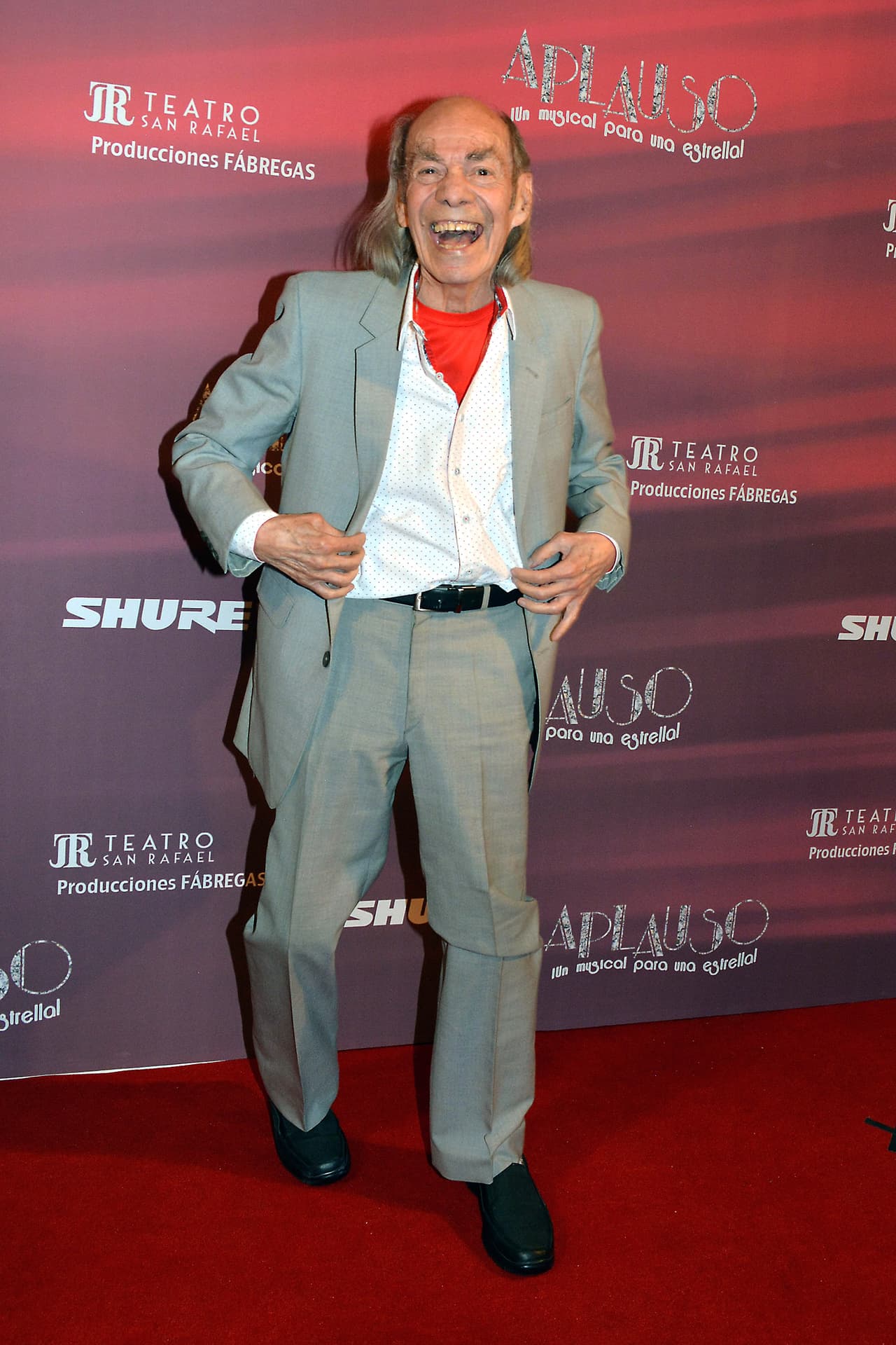 Aunado a esto, Manuel ‘El Loco’ Valdés
<b> </b>ha tenido problemas con la autoridad tributaria en México, ya que la Secretaría de Hacienda le retuvo dinero a través del bloqueo de su cuenta bancaria por un adeudo de impuestos que el primer actor tiene desde hace más de cuatro años, y que sigue en proceso de resolver.