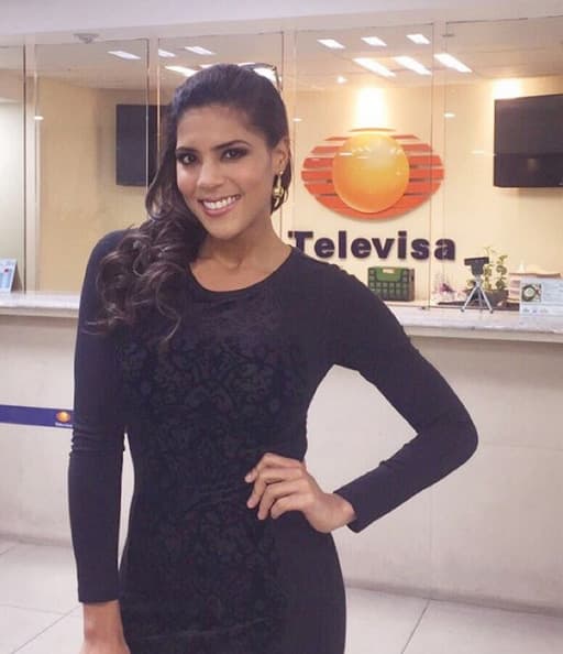 Francisca Lachapel: "Aquí feliz!!! Preparando cositas con mucho cariño para ustedes!!". (Enero 10, 2016)