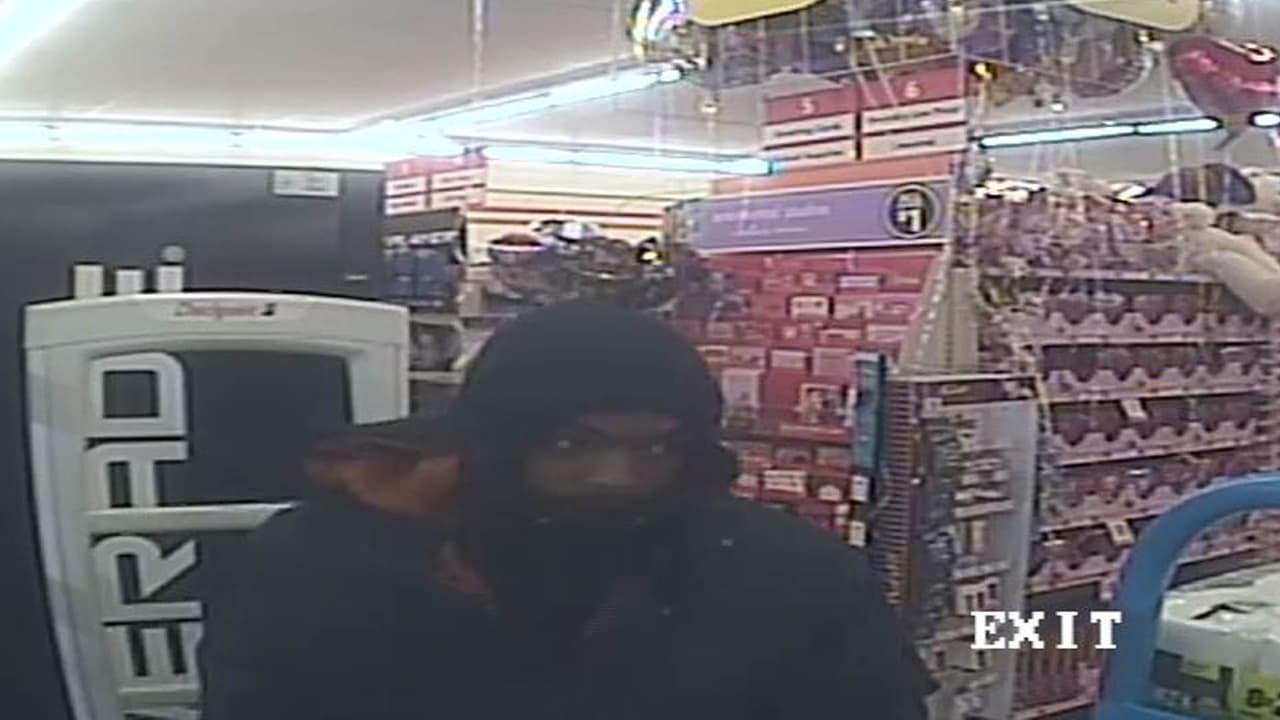 Buscan a ladrón armado que ataca tiendas de dólar en el área de Atlanta