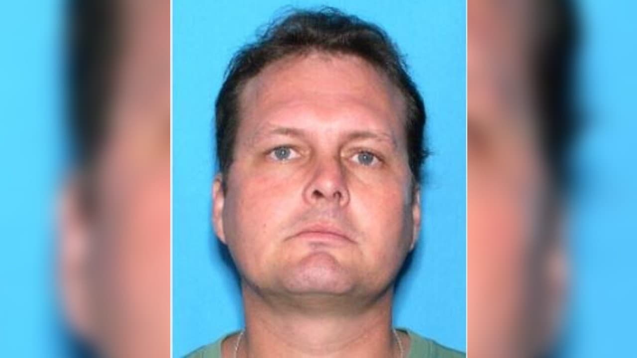 Alertan sobre prófugo desnudo, armado y extremadamente peligroso en el condado Marion