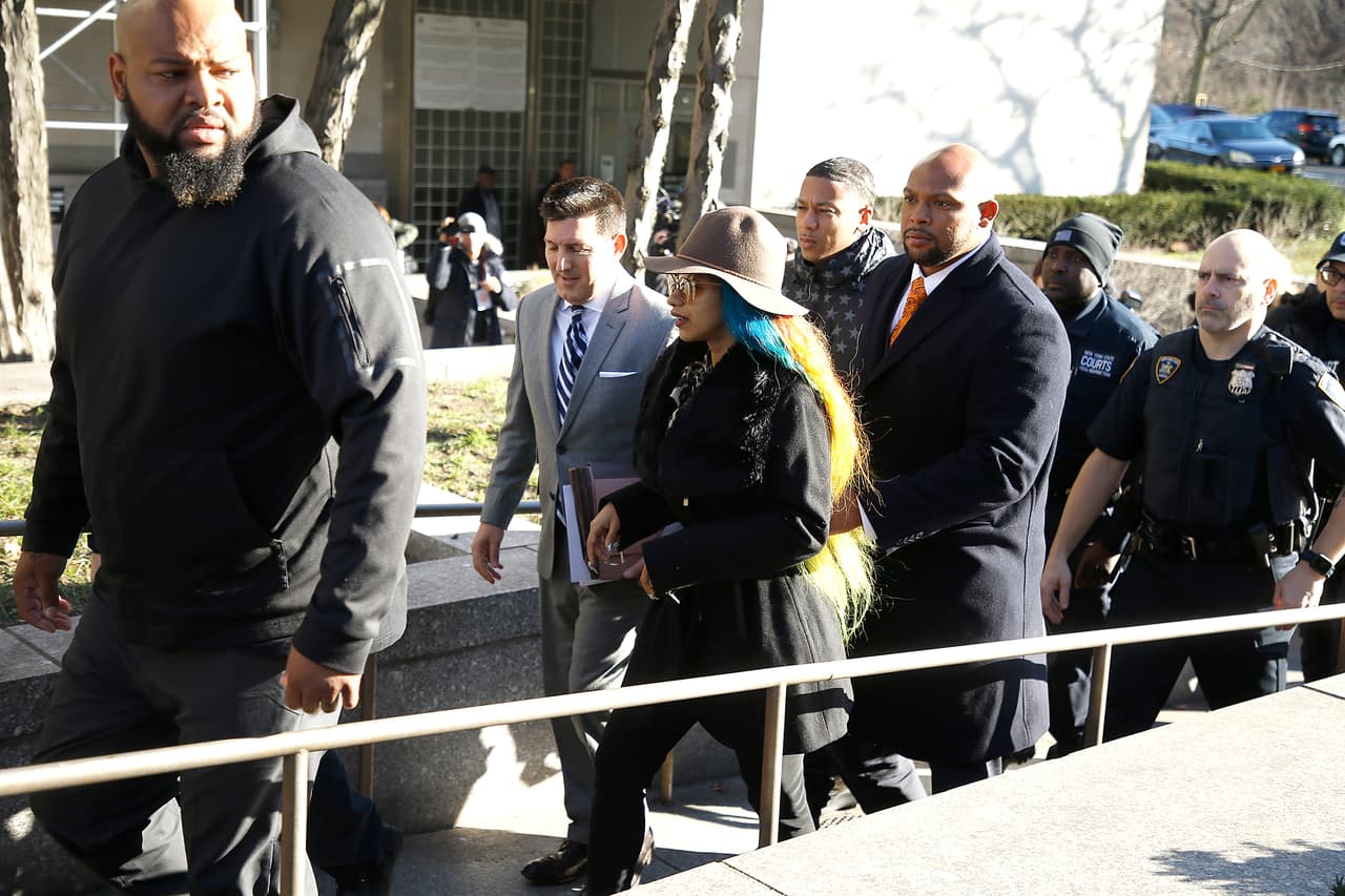 Cardi B tenía una audiencia programada para el pasado 3 de diciembre a la cual no se presentó, alegando compromisos profesionales, según declaró su abogado Jeff Kern.