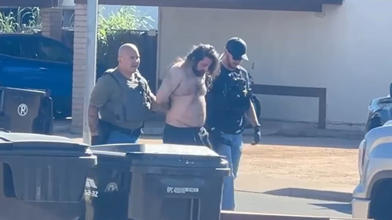 Tensión en Mesa: Incidente de violencia doméstica deriva en atrincheramiento y arresto