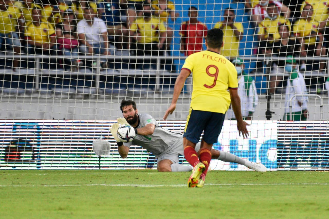 Colombia terminó con el paso perfecto de Brasil al sacar un empate sin goles.