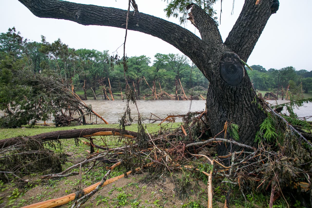 Algunas zonas de la ciudad quedaron bajo el agua luego de intensas lluvias.