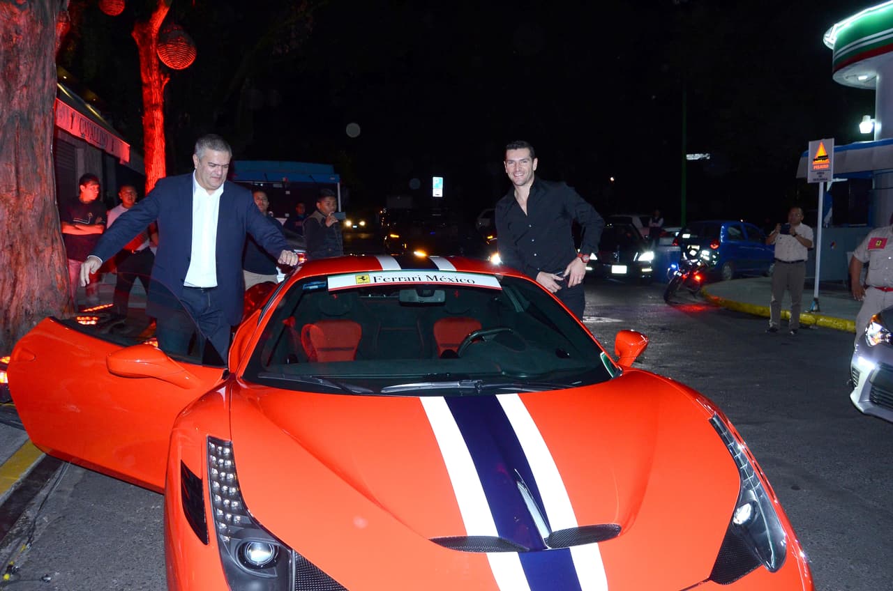 Martín Fuentes feliz en el evento.