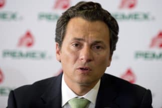 Mexicana Pemex vende el 7.86% de española Repsol
