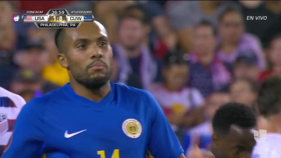 Tiro desviado de Kenji Gorré