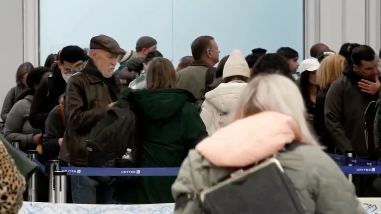 Cientos de vuelos cancelados por tormenta invernal en NY: así está el panorama en los aeropuertos