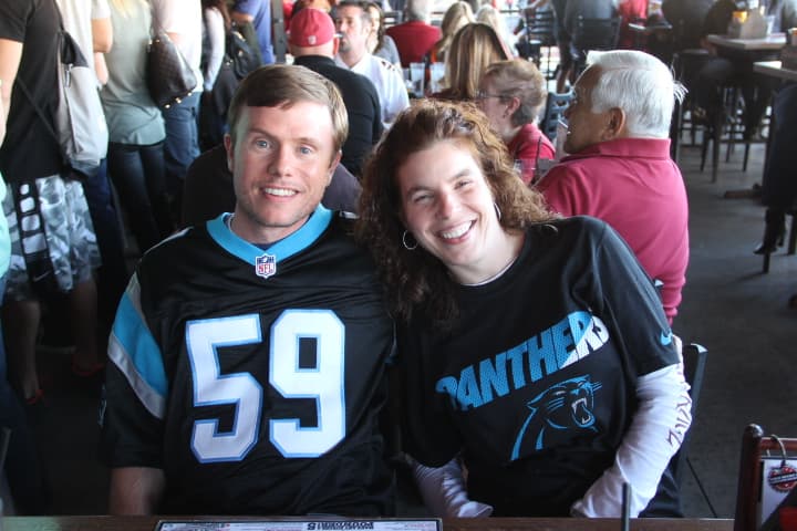 A mitad de juego, las Panteras llevan una ventaja por los Cardenales, poniéndole los nervios de punta a los fans de los pájaros rojos.