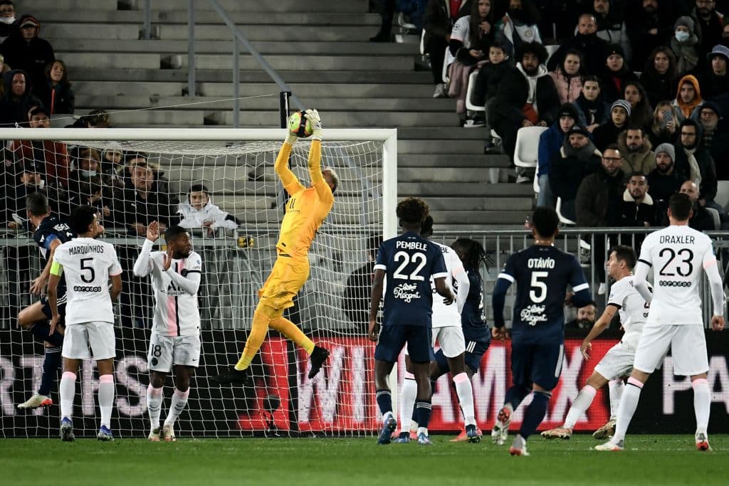 Mbappé y Neymar son los reyes de la noche, el francés anotó un gol y le dio dos asitencias a Ney en la victoria 2-3 sobre el Bordeaux.
