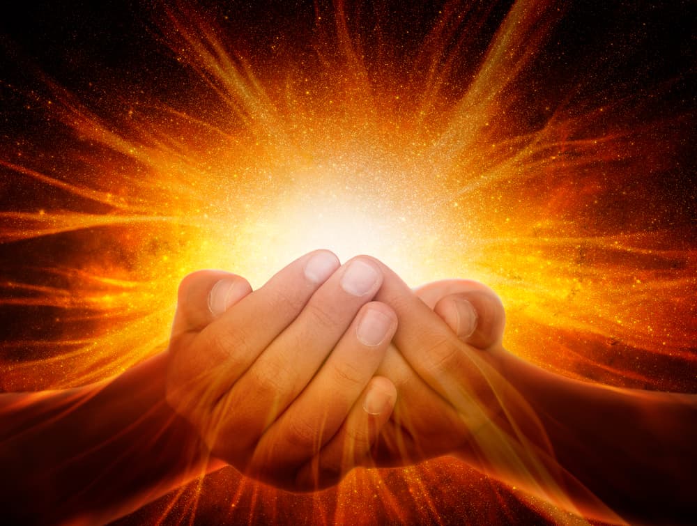 Expertos en la materia han descubierto ciertas claves para decretar correctamente y evitar esos errores comunes que evitan que el Universo haga su trabajo y te provea de lo que quieres. 
<br>