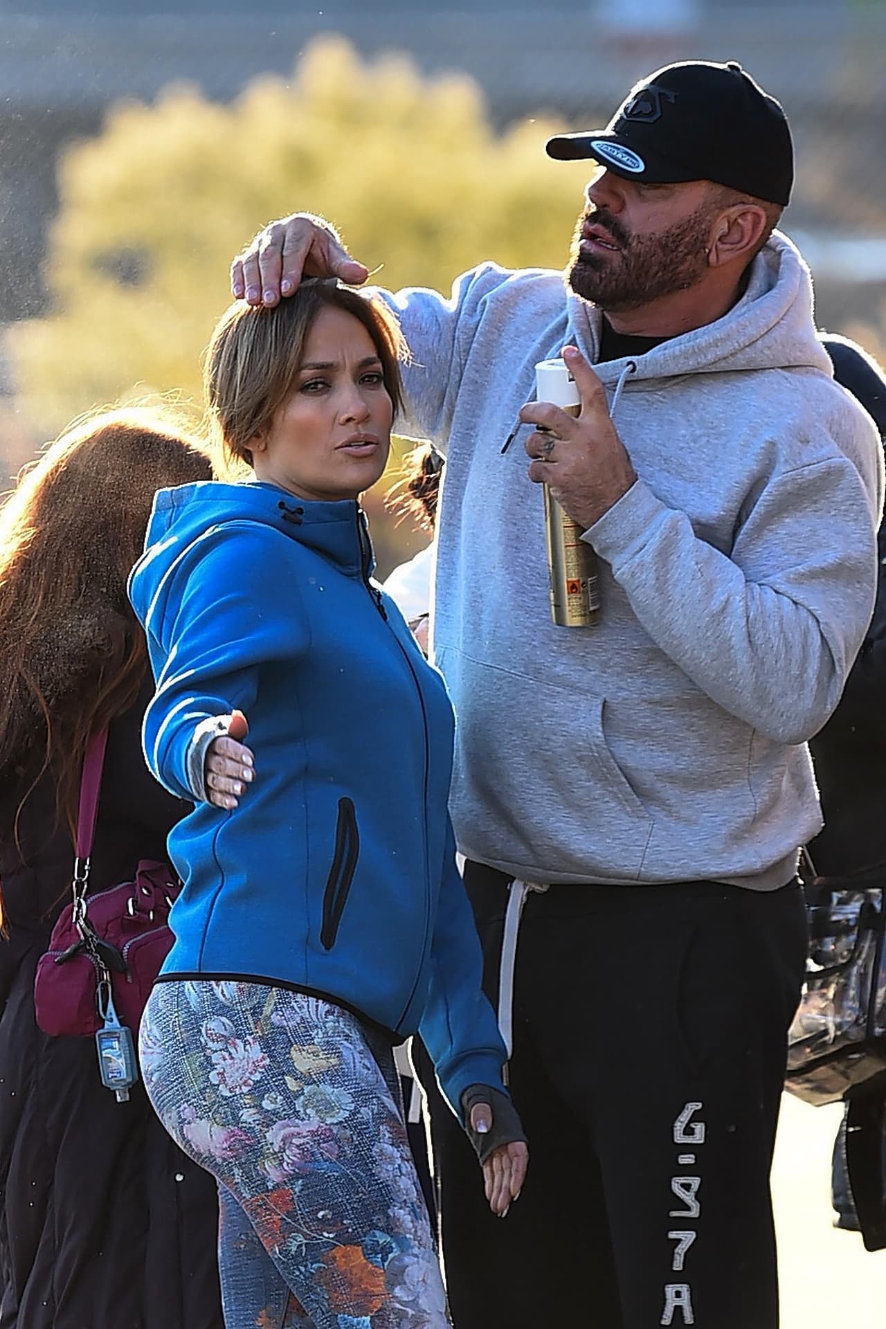 También le dejaron saber que entre los temas favoritos en las bodas, está su famoso 'Let's Get Loud'.