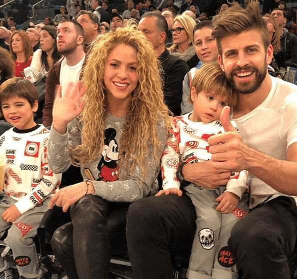 Al respecto de cómo se siente por la separación de Piqué, Shakira no se ha pronunciado; sin embargo, 
<a href="https://www.univision.com/famosos/shakira-gerard-pique-hermana-separacion">su hermana, Lucía Mebarak, indicó que “está recuperándose”</a>. 
<br>