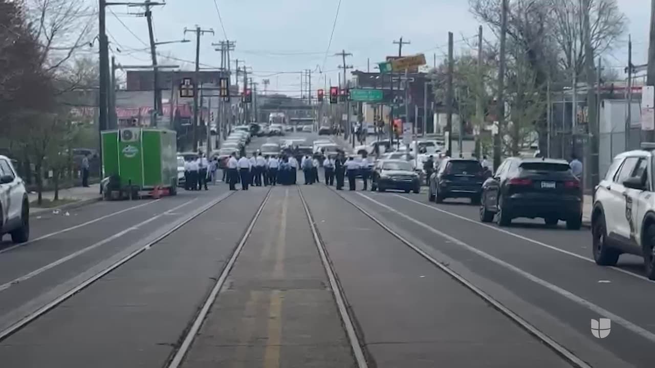 Al menos 
<b><a href="https://www.univision.com/local/philadelphia-wuvp/tiroteo-parkside-filadelfia?1111" target="_blank">tres personas resultaron heridas </a></b>
<a href="https://www.univision.com/local/philadelphia-wuvp/tiroteo-parkside-filadelfia?1111" target="_blank">tras un tiroteo</a>, la tarde de este miércoles, en la sección 
<b>Parkside</b> de Filadelfia. Los disparos comenzaron alrededor de las 2:30 de la tarde.