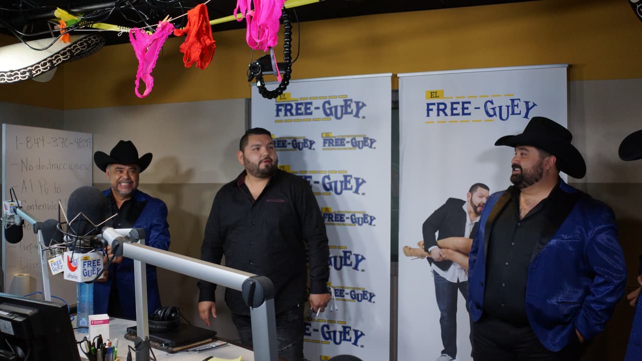 Los tres locutores se la pasaron 🎶 "fine, fine, fine, very good, very good, very good, very, very, very, very good" 🎶 con Los Rieleros de Norte.