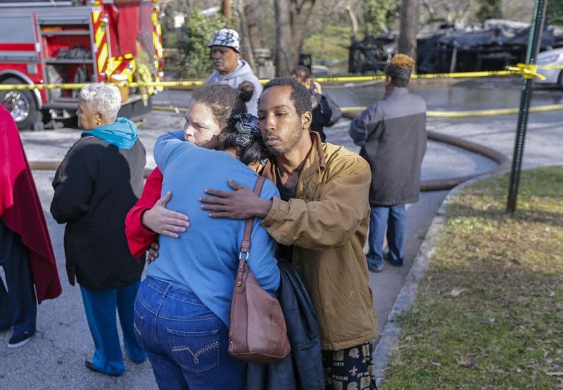 Dos mujeres y cuatro hombres murieron la mañana de este lunes en una casa ubicada en el noroeste de Atlanta.