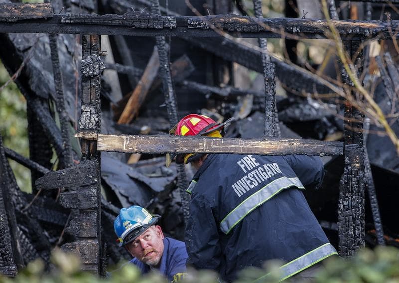 Dos mujeres y cuatro hombres murieron la mañana de este lunes en una casa ubicada en el noroeste de Atlanta.