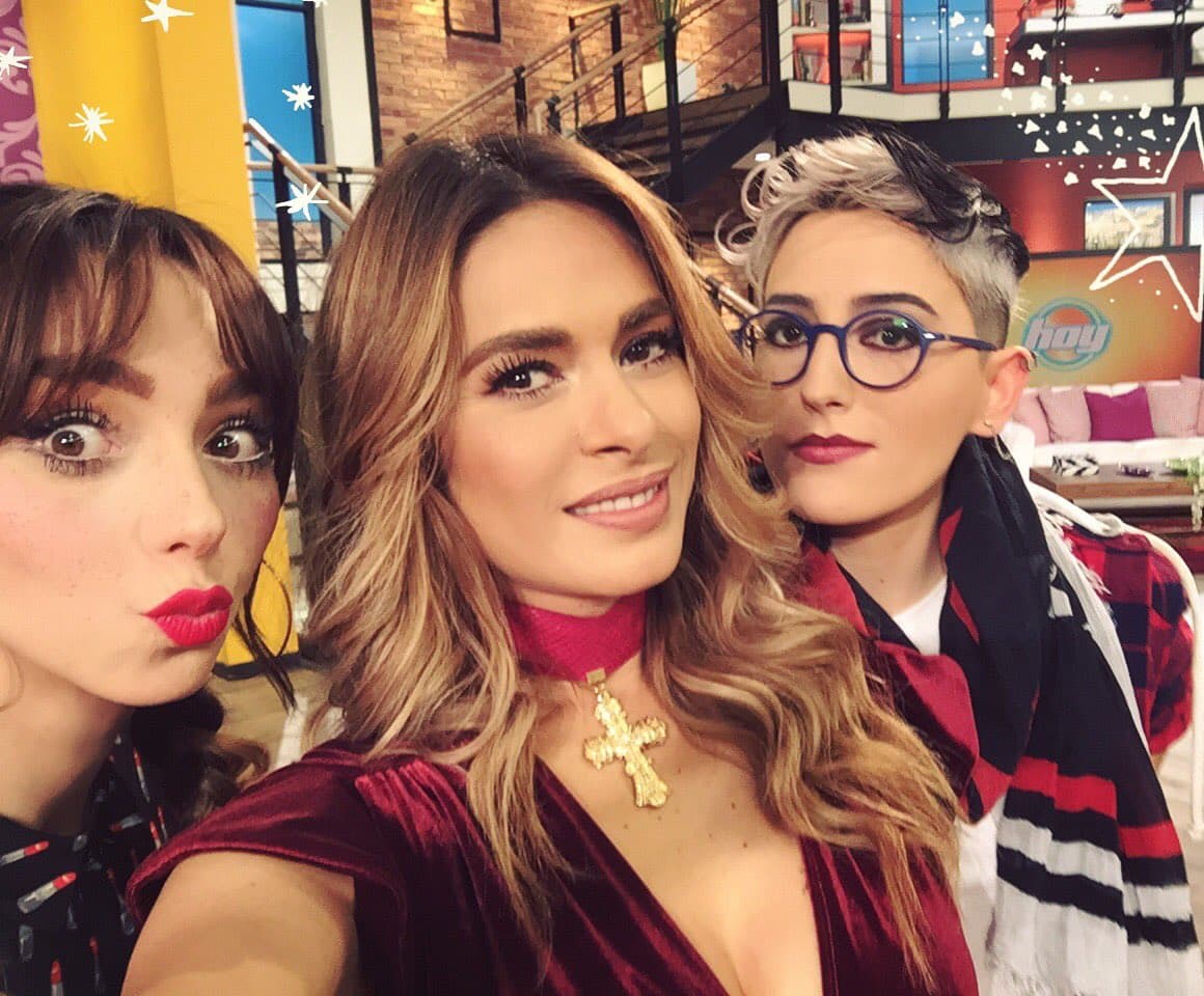 Las conductoras más guapas y con más estilo están en Hoy. Natalia Téllez, Galilea Montijo y Maca además de ser compañeras de trabajo, son grandes amigas.