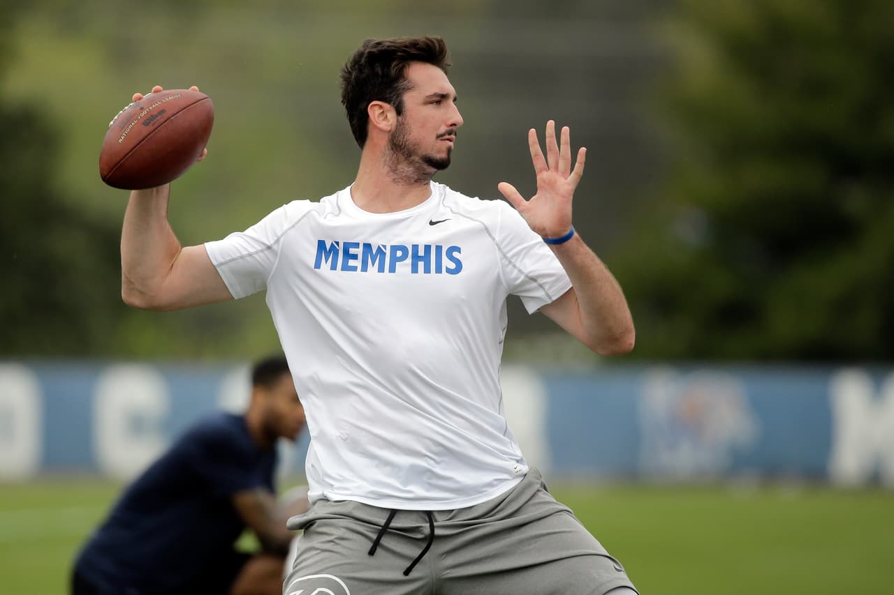 26 DENVER BRONCOS (Cambio con Seattle) QB PAXTON LYNCH -- MEMPHIS