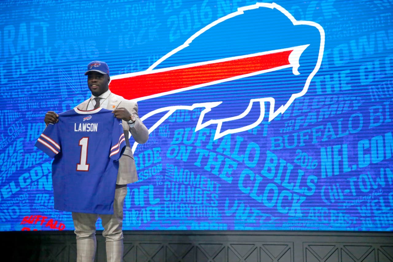 19 BUFFALO BILLS DE SHAQ LAWSON -- CLEMSON