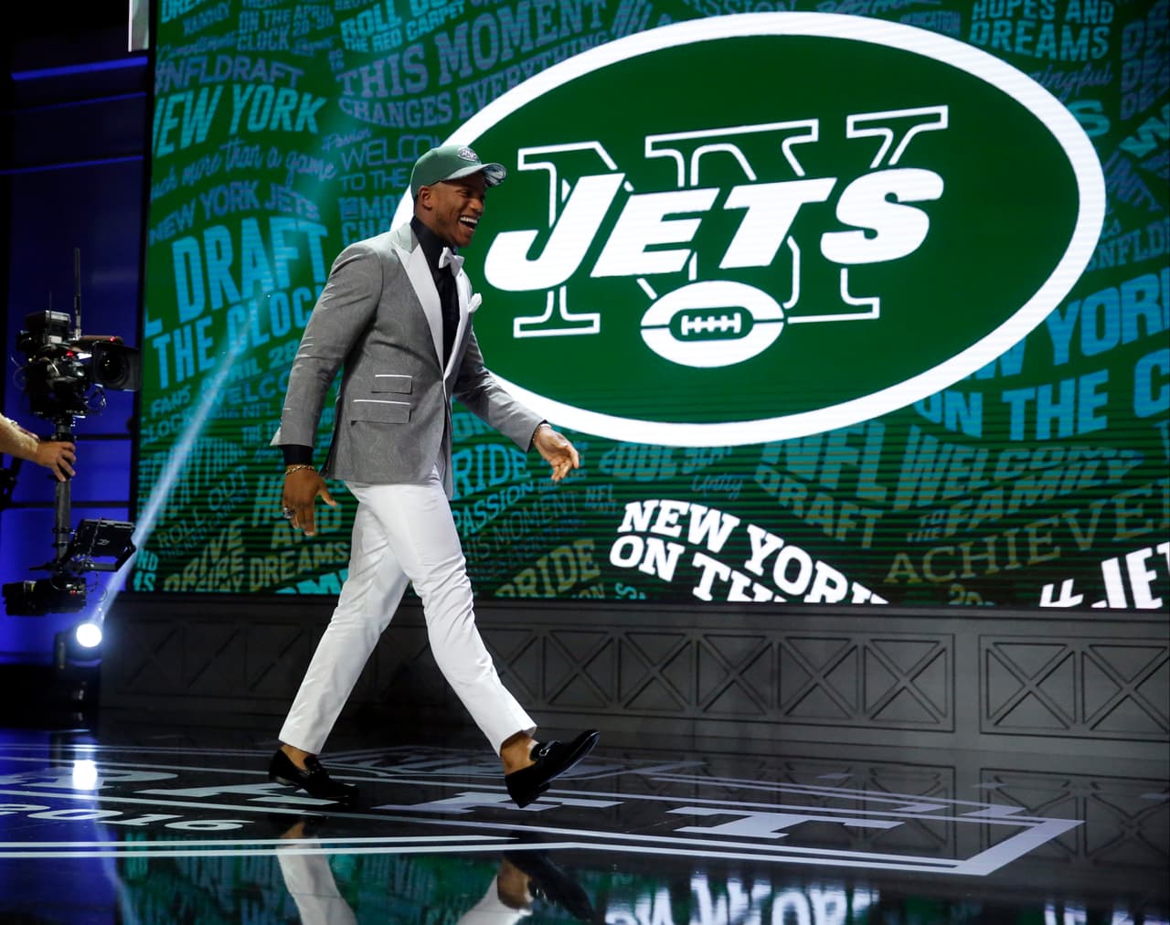 20 NEW YORK JETS LB DARRON LEE -- OHIO ST.