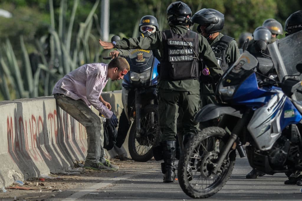 Ministro de Defensa venezolano admite "atrocidades" cometidas por militares en represión contra manifestantes