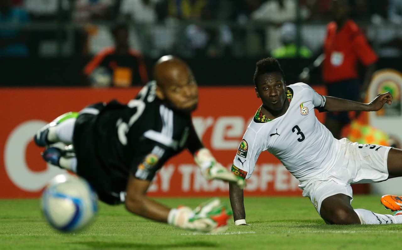 Sin embargo, a pesar de que el número 3 no fuera habitual en atacantes, eso no le impidió ser figura goleadora de su país.