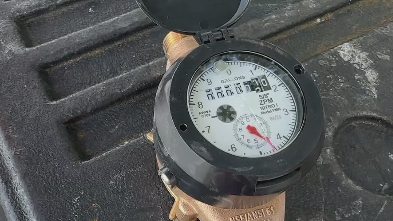 Ahorro en el pago de agua en Hialeah entrará en vigor 3 días antes de las elecciones de alcalde
