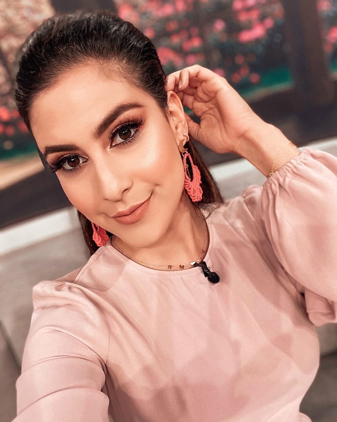 A Jessica Rodríguez la conocemos como una chica espontánea, de lindo carácter y creativa que conquista al público de la televisión hispana en cada emisión de Despierta América, y este domingo 17 de mayo está de cumpleaños.